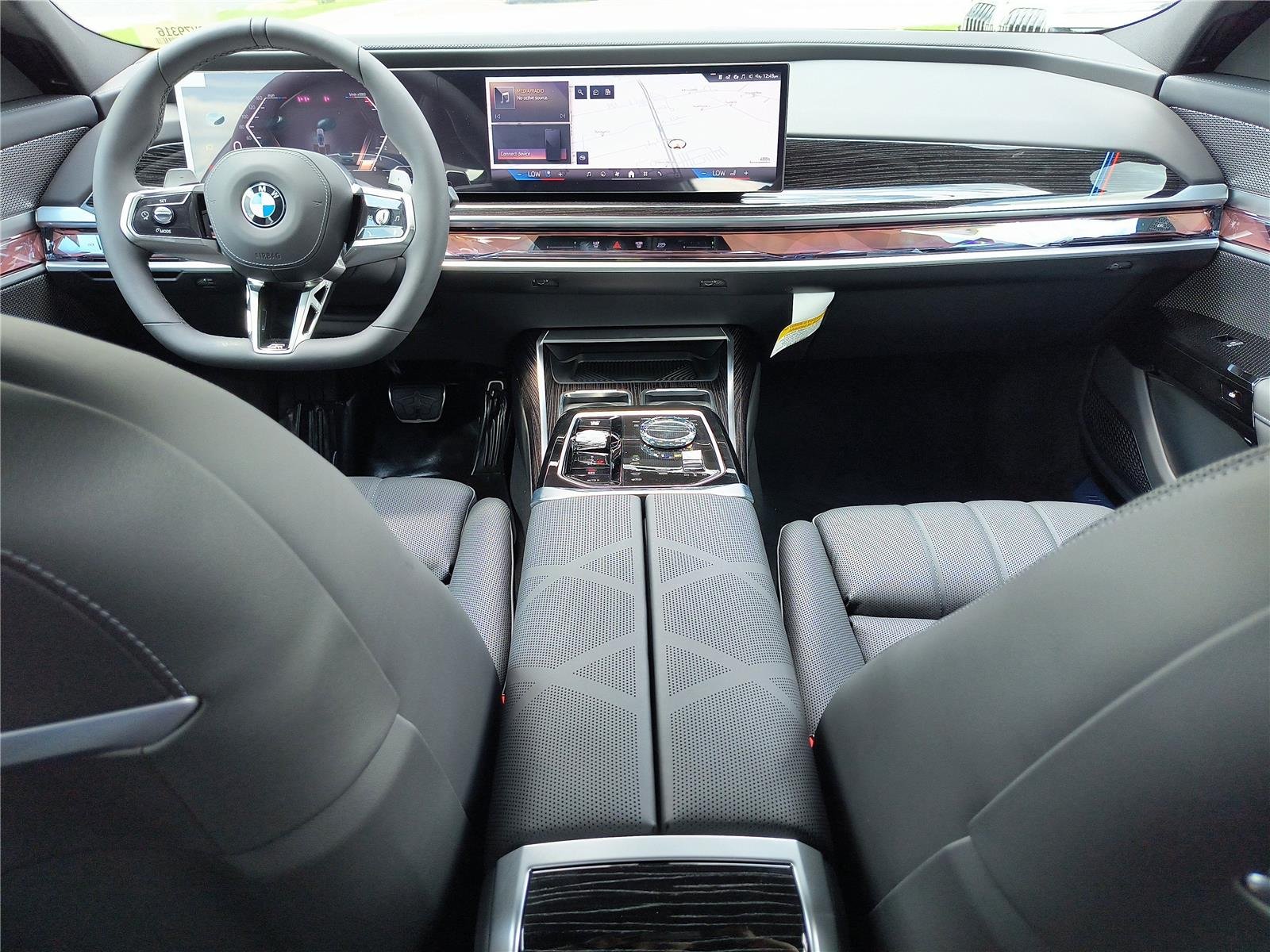 2025 BMW 7 Series 740i - Photo 10