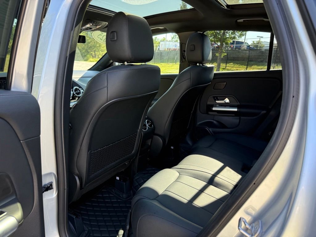 Used 2025  Mercedes-Benz GLA 250 image 25