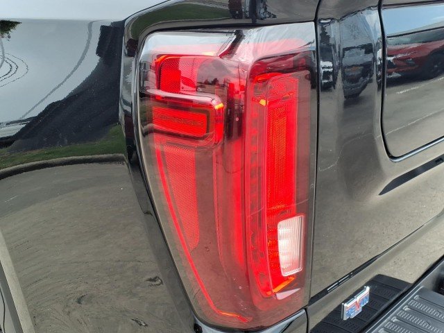Used 2026 Onyx Black GMC SLT image 9
