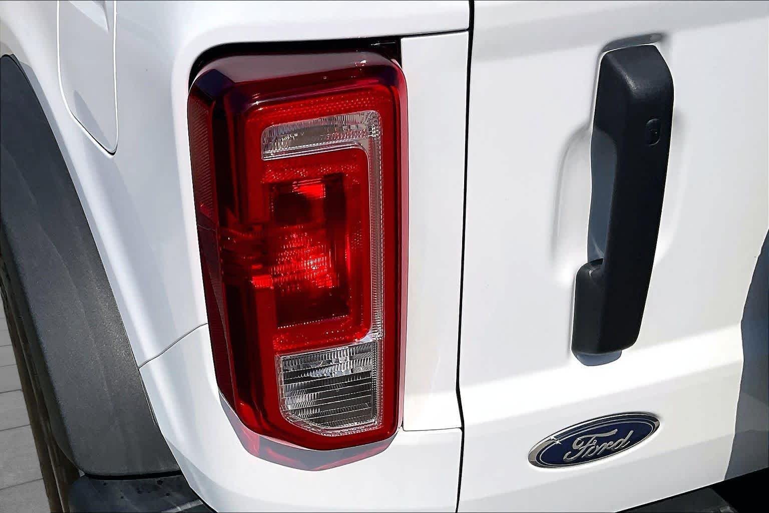 Used 2023 Oxford White Ford Black Diamond image 28