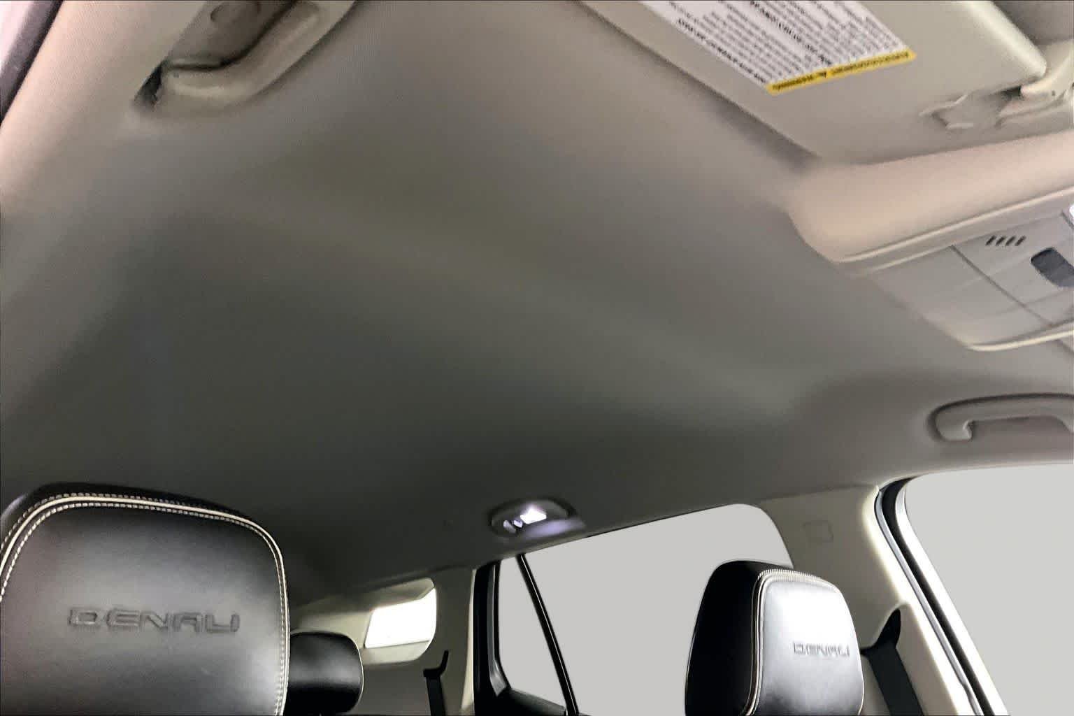 Used 2020 WHITE FROST TRICOAT GMC Denali image 13