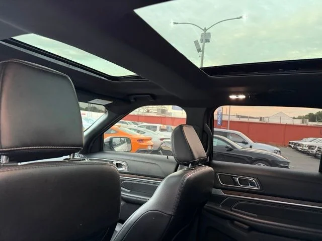 Used 2018 White Ford Limited image 14