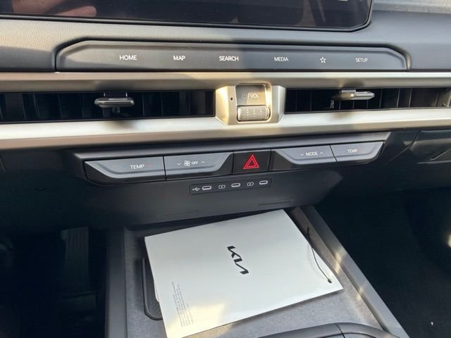 New 2027 Glacial White Pearl Kia S image 21