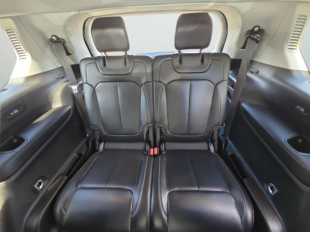 Used 2022 White Jeep Limited image 33