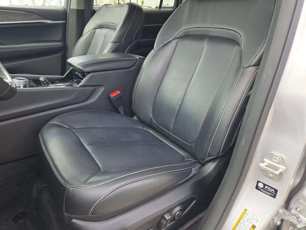 Used 2021 Silver Jeep Limited image 25