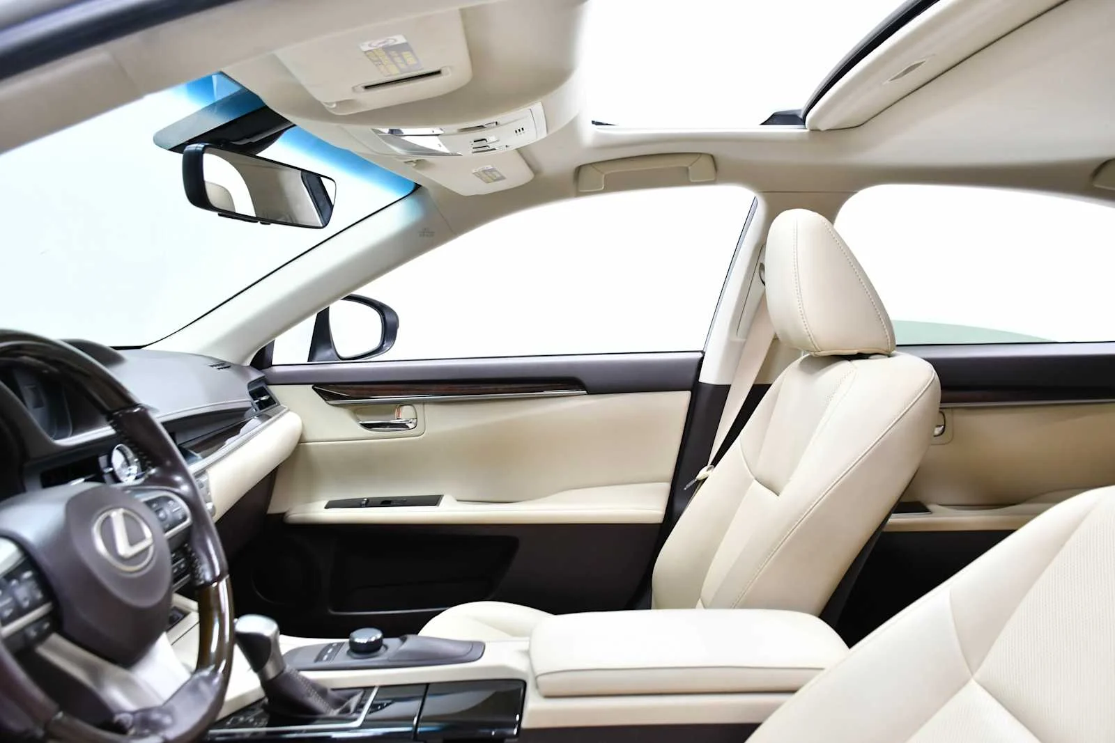Used 2016 Eminent White Pearl Lexus  image 13