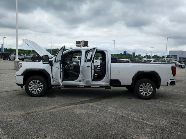 Used 2022 White GMC Denali image 30