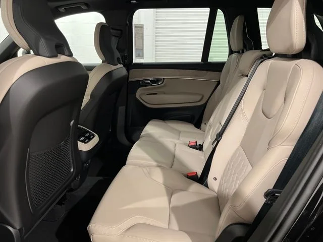 New 2026 Black Volvo B6 Plus 7-Seater image 21