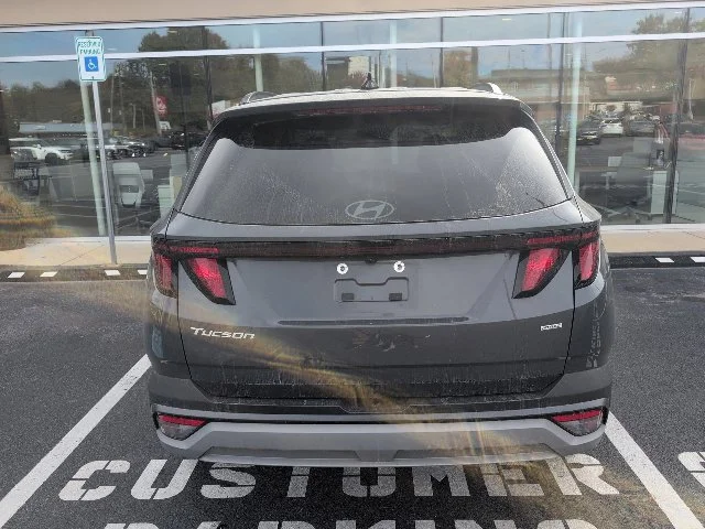 Used 2025 Gray Hyundai SEL image 6
