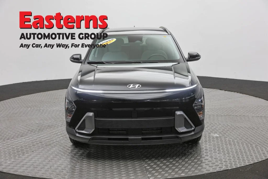 Used 2024 Black Hyundai SEL image 2