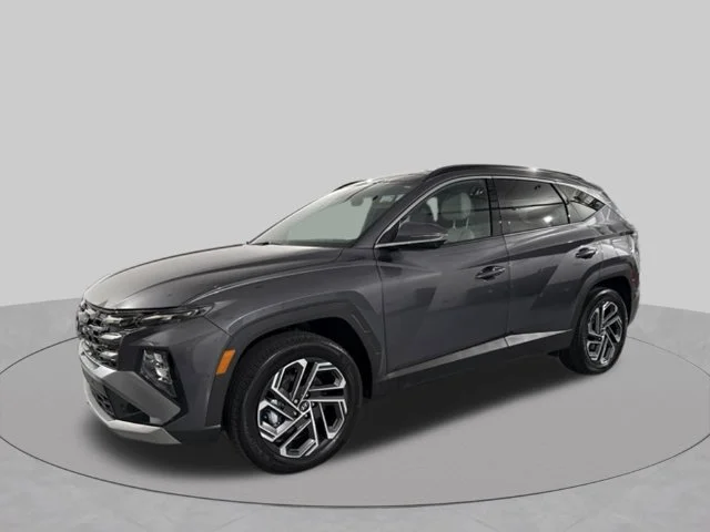 Used 2025  Hyundai Limited image 3