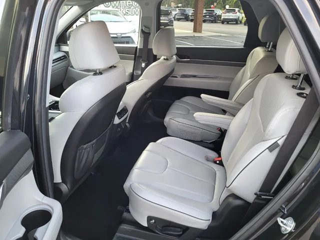 Used 2024 White Hyundai SEL image 13