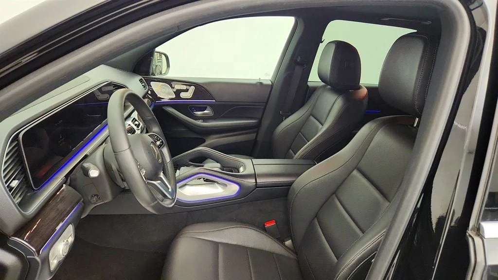 Used 2020 Black Mercedes-Benz GLE 350 4MATIC® SUV w/ Premium Pkg image 20
