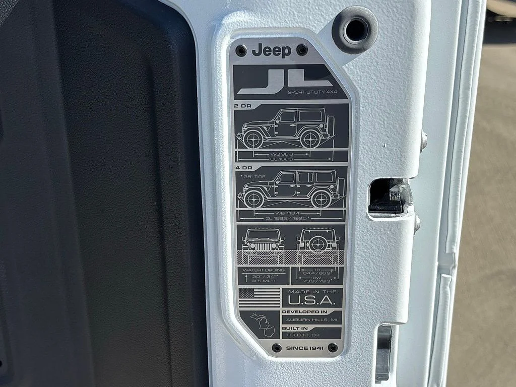 New 2026 Bright White Clear Coat Jeep 4-Door Willys 4x4 image 24