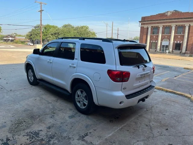 Used 2016 Super White Toyota SR5 image 5