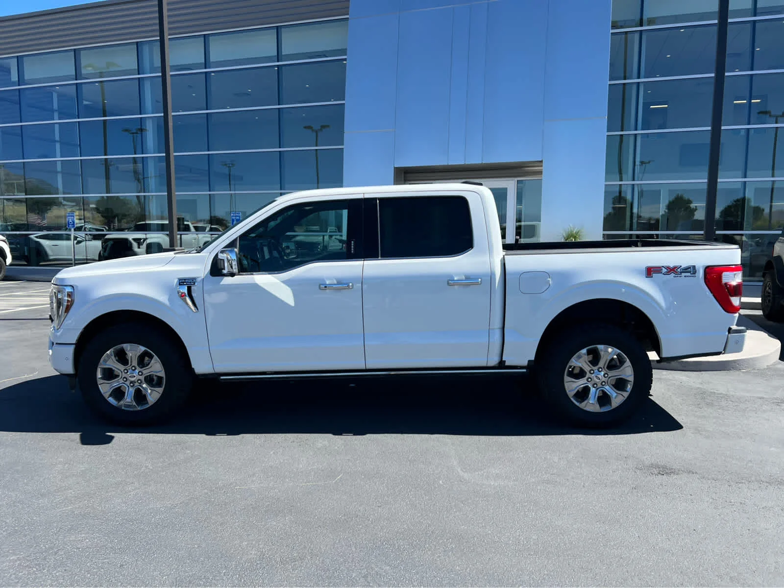 Used 2021 Star White Metallic Tri-Coat Ford Platinum image 12