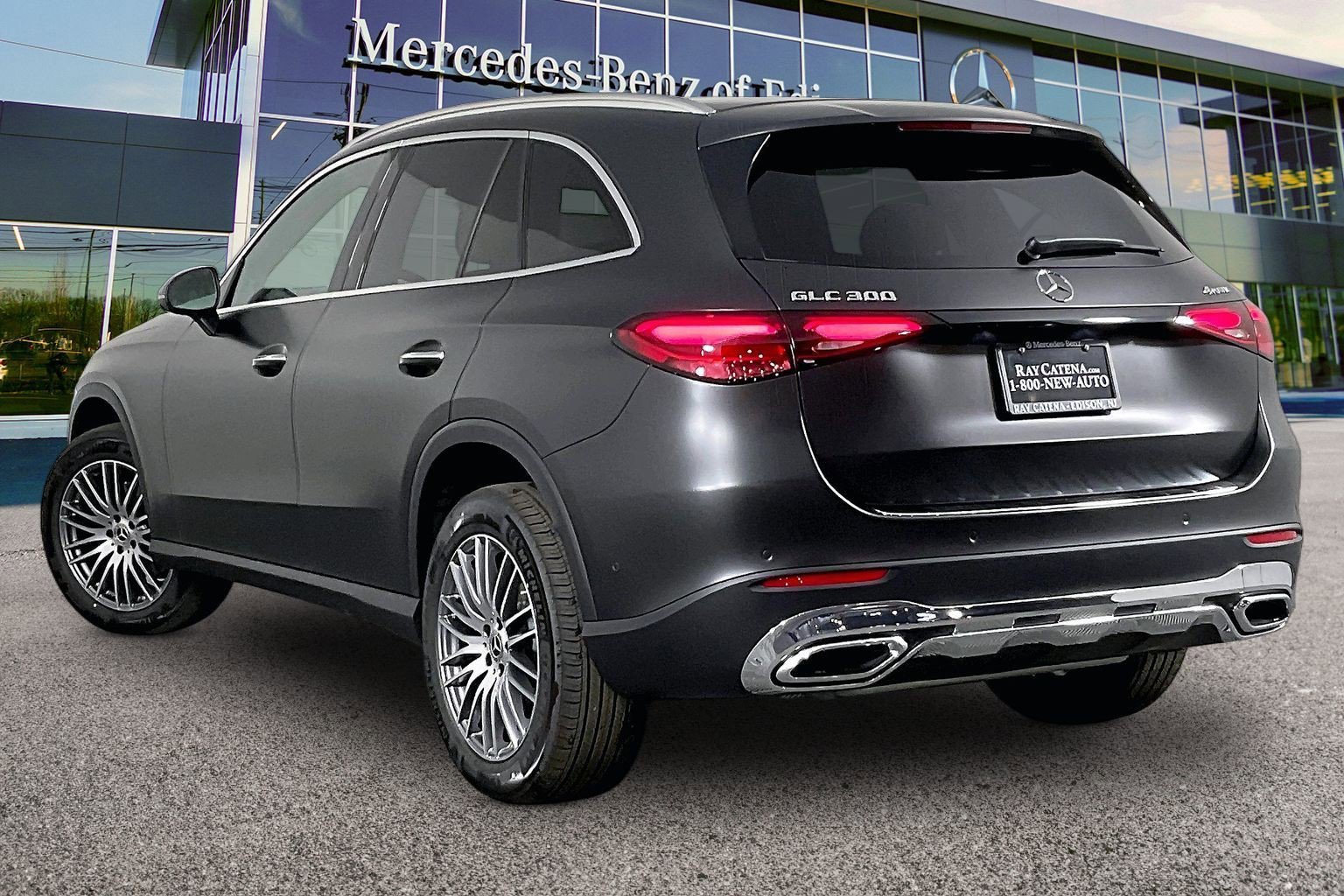 New 2026 MANUFAKTUR exclusive graphite grey magno Mercedes-Benz GLC 300 image 16