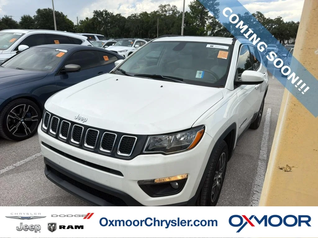 Used 2019 White Clearcoat Jeep Latitude w/Sun/Wheel Pkg image 1