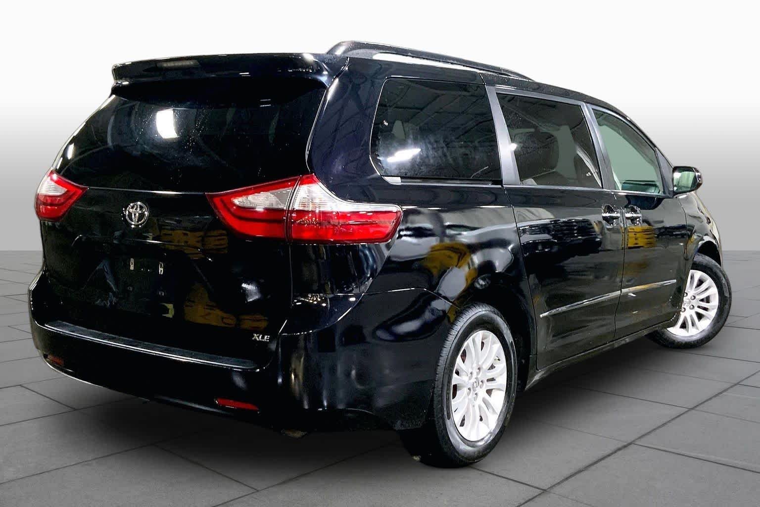 Used 2017 Midnight Black Metallic Toyota XLE Premium image 13