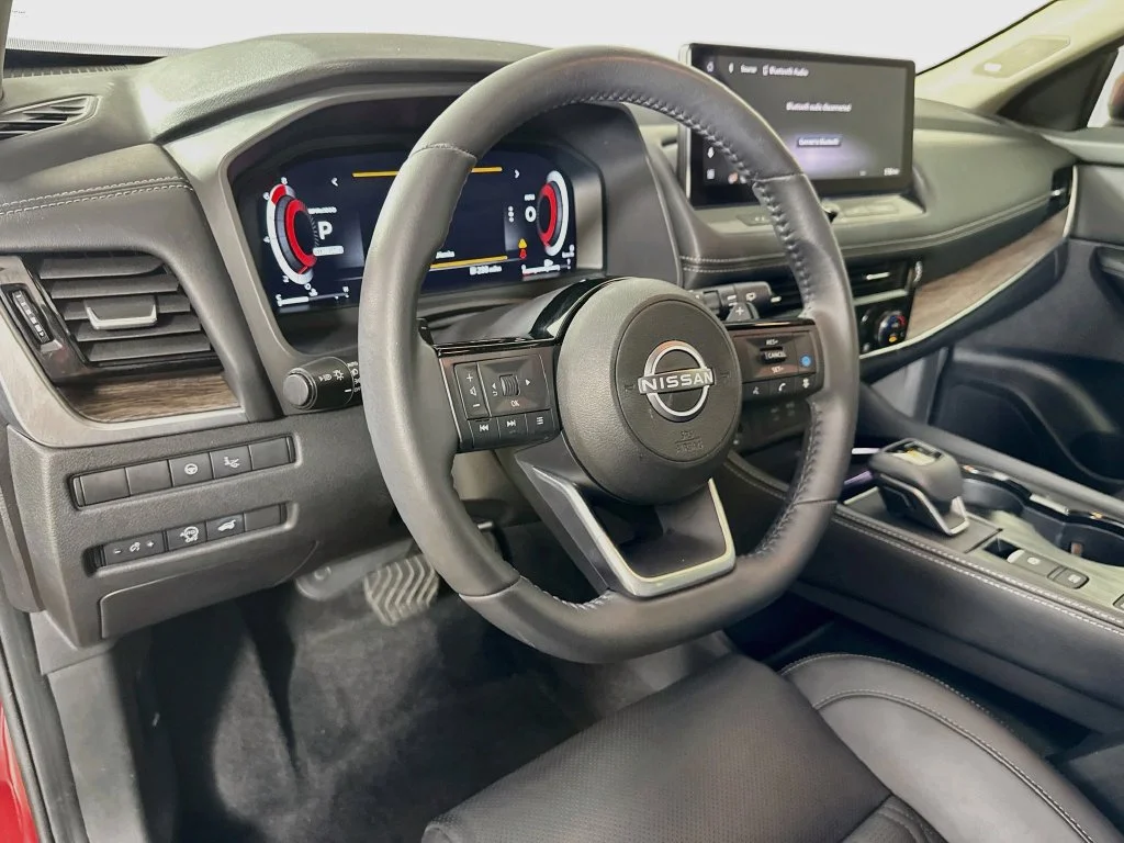 Used 2024 Red Nissan Platinum image 11