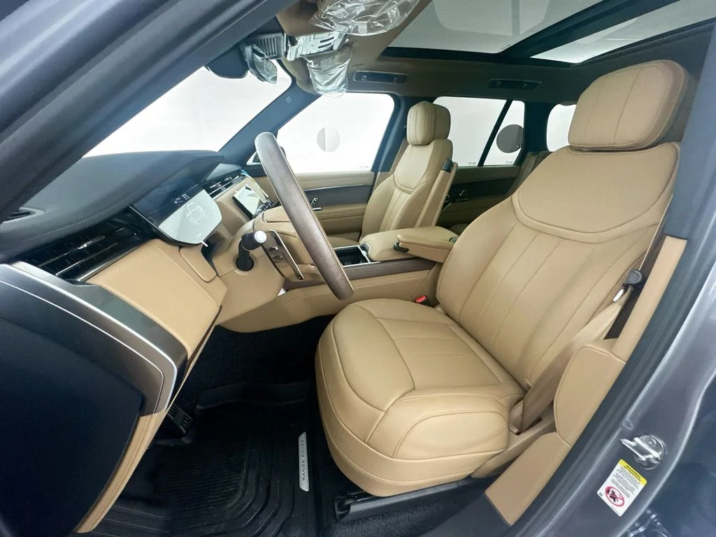 New 2026 Eiger Grey Land Rover SE image 21