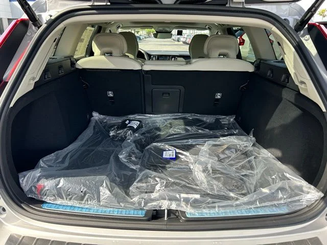 2025 Volvo V60 Cross Country Plus - Photo 7