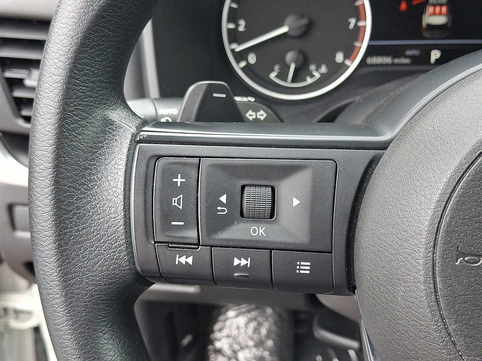 Used 2024 White Nissan S Intelligent AWD image 20