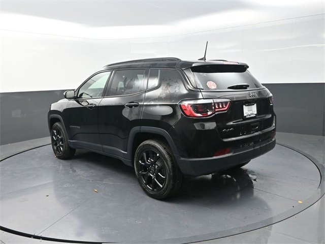 2026 Jeep Compass Latitude Altitude photo 4