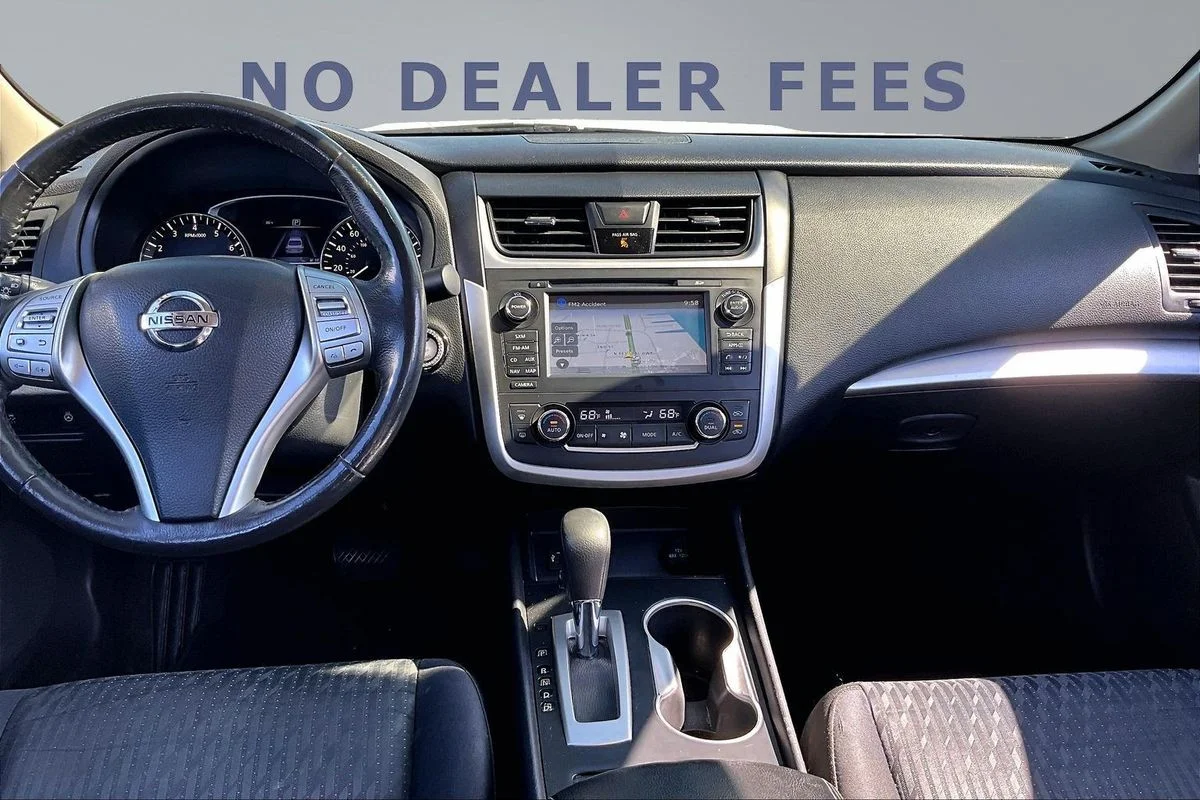 Used 2016 White Nissan 2.5 SV image 9