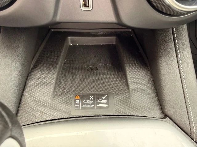 Used 2024 Summit White Chevrolet LT image 27