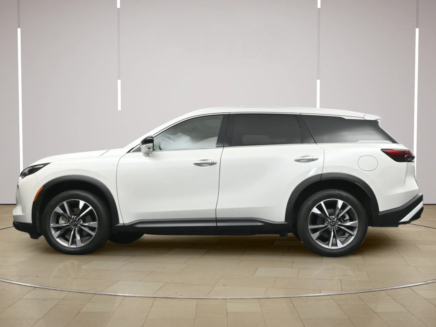 Certified Used 2025 Majestic White INFINITI LUXE image 31
