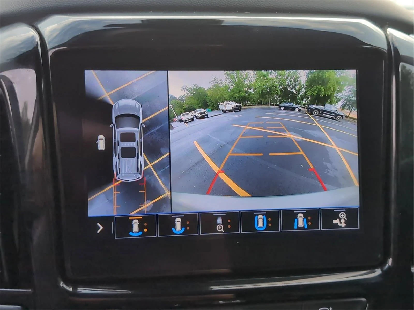 Used 2021 SILVER ICE METALLIC Chevrolet Premier image 18