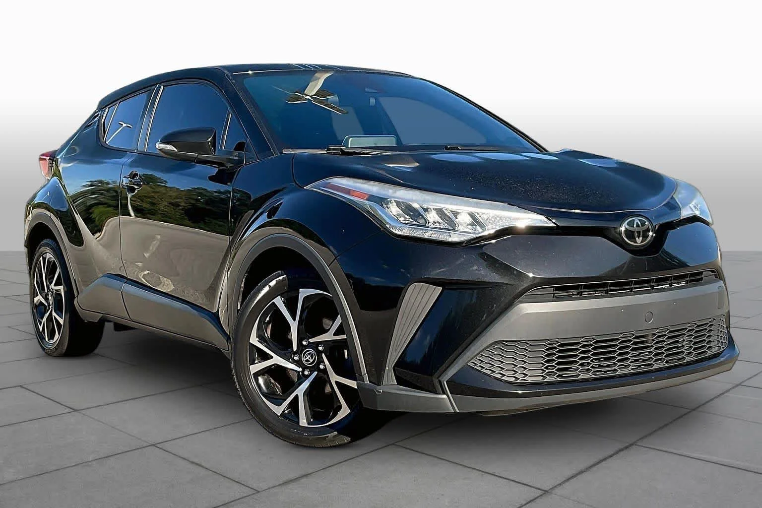 Used 2022 Black Sand Pearl Toyota XLE image 3