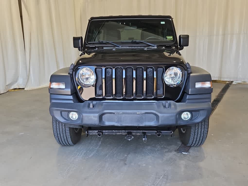 Used 2018 Black Clearcoat Jeep Sport S image 6