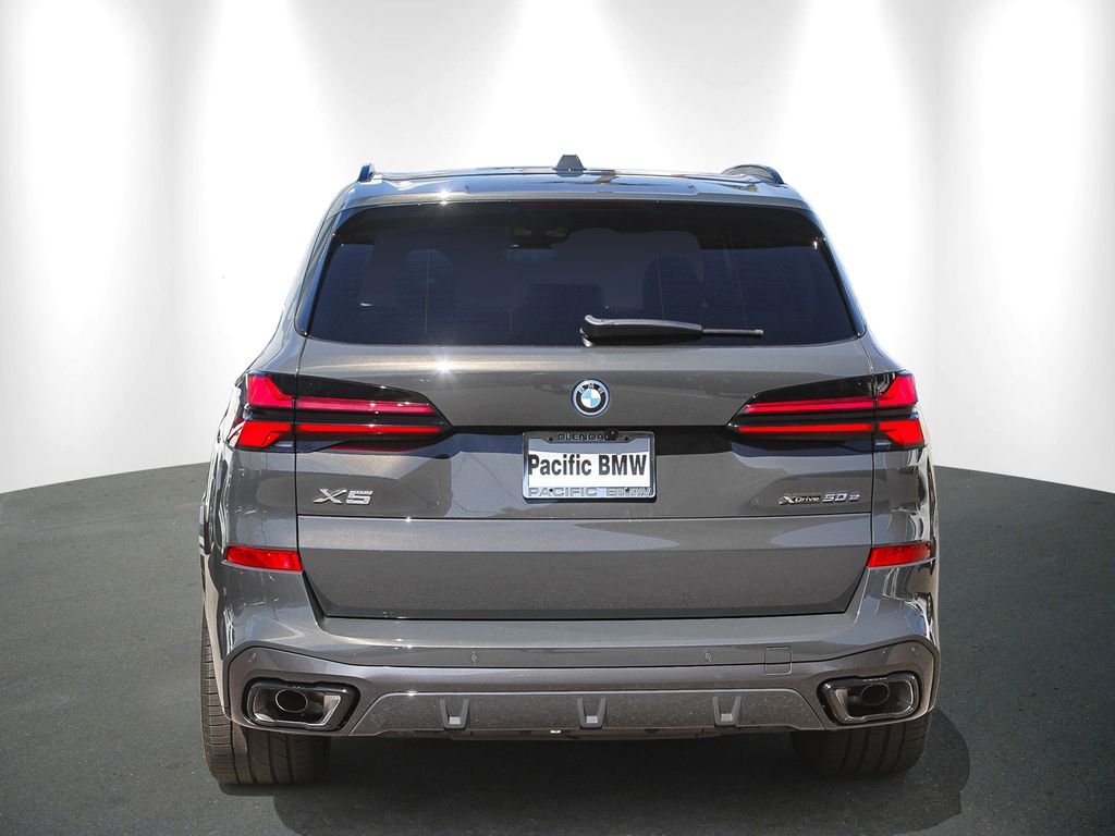 New 2026 Dravit Grey Metallic BMW xDrive50e image 5
