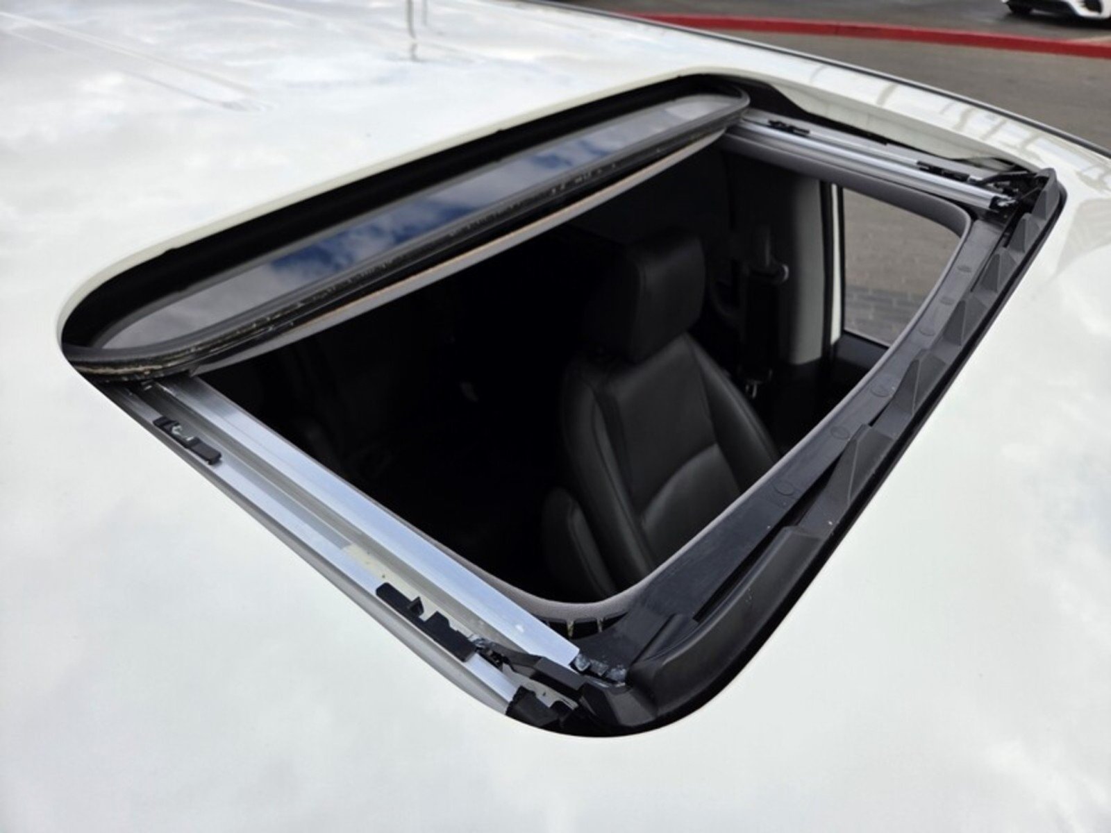 Used 2018 PEARL WHITE Honda Touring image 24