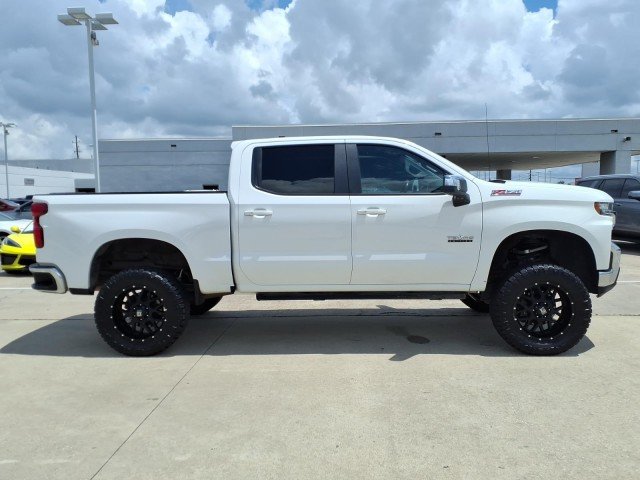 Used 2019 SUMMIT WHITE Chevrolet LT image 4