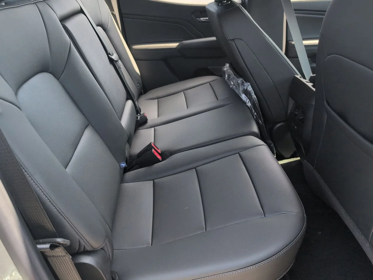 New 2026 Sterling Metallic GMC Elevation image 25