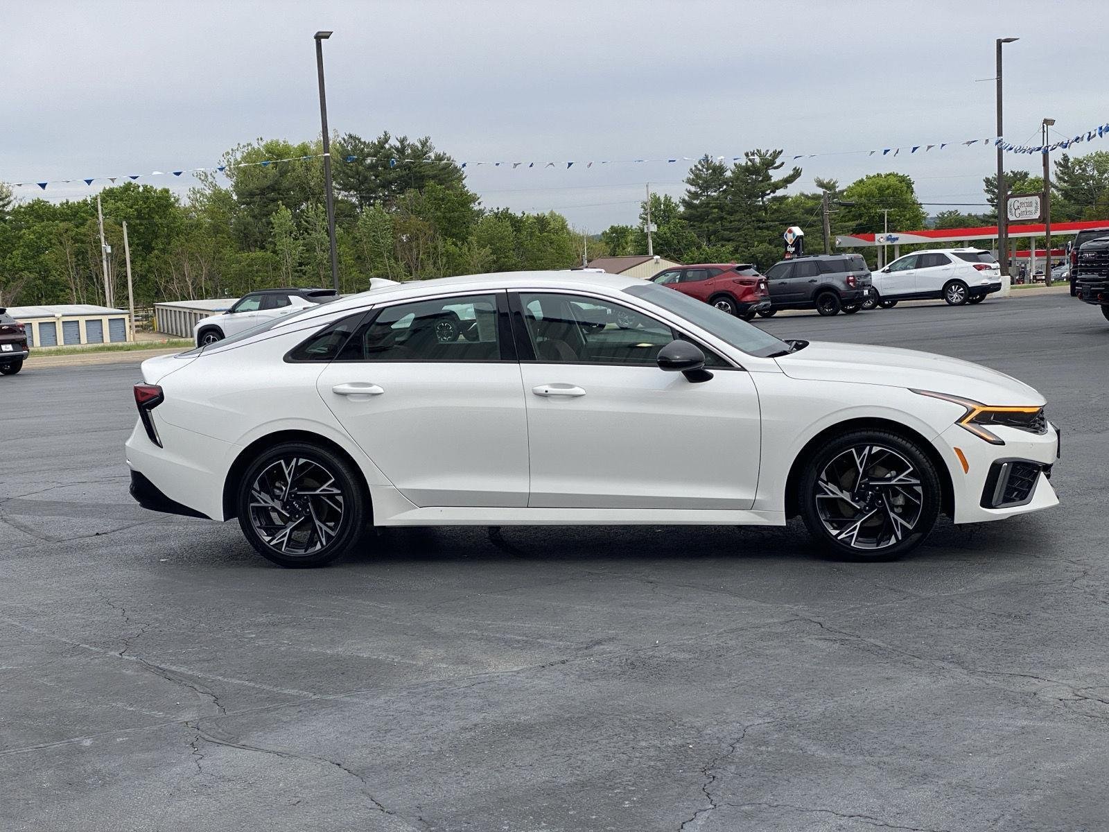 Used 2026 Snow White Pearl Kia GT-Line image 6
