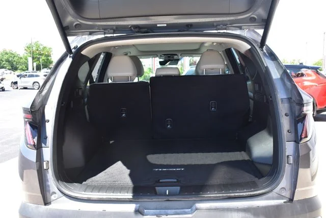 Used 2025 Gray Hyundai SEL Convenience image 14