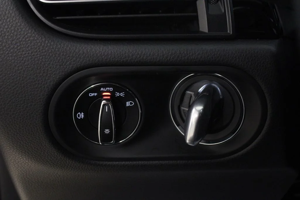 Used 2025  Porsche  image 22