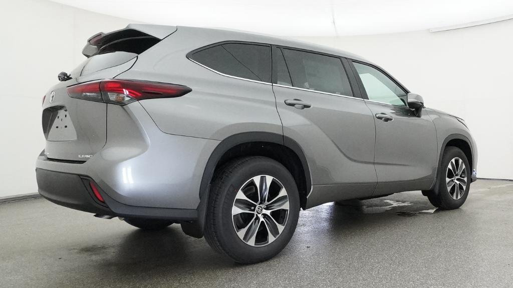 New 2026 Heavy Metal Toyota XLE image 19