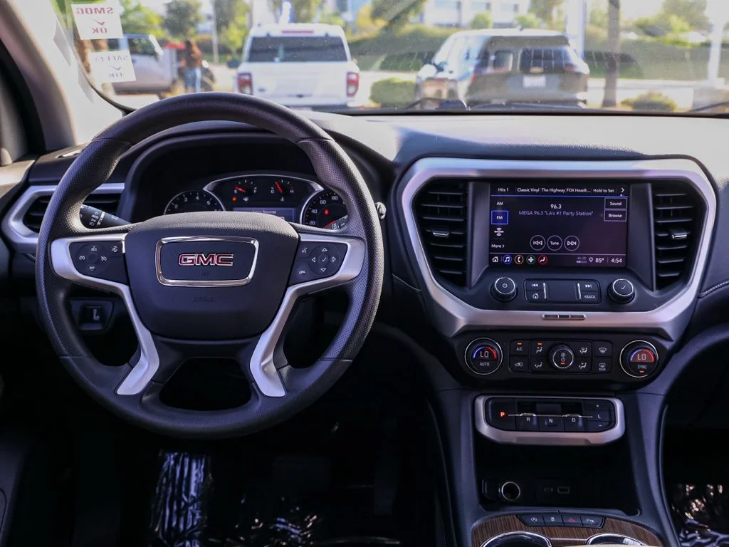Used 2022 Gray GMC SLE image 22