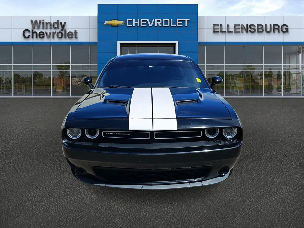 2016 Dodge Challenger SXT - Photo 2