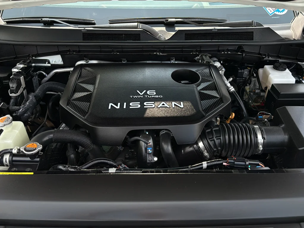 Used 2025 White Nissan Platinum Reserve image 31