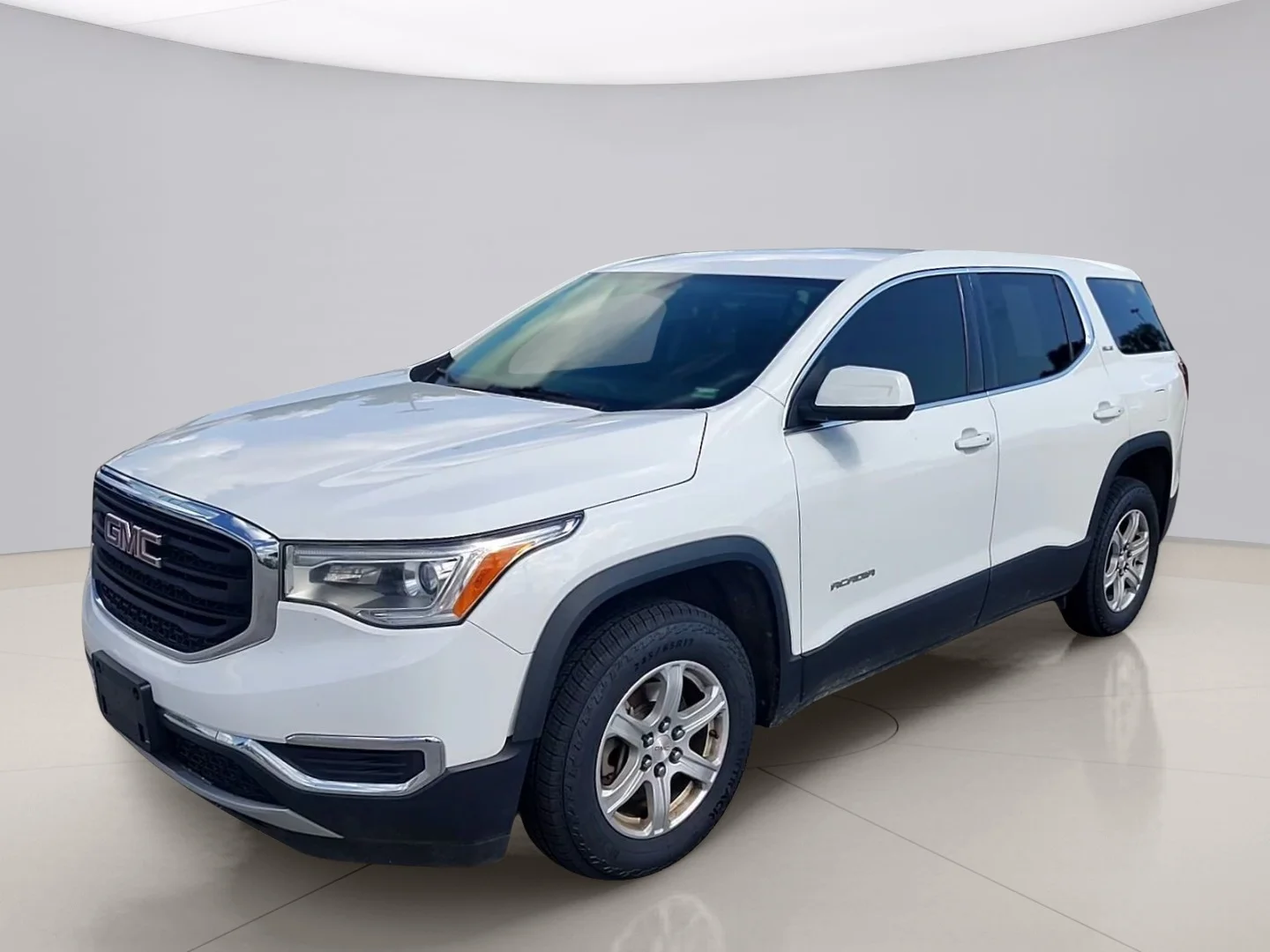 Used 2017 White Gmc SLE image 1