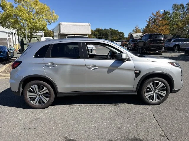 Used 2024 Gray Mitsubishi 2.0 ES image 4