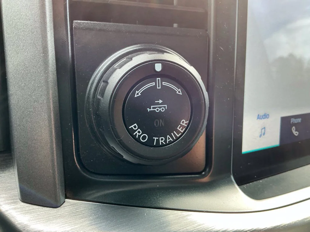 Used 2022 Silver Ford Lariat image 32
