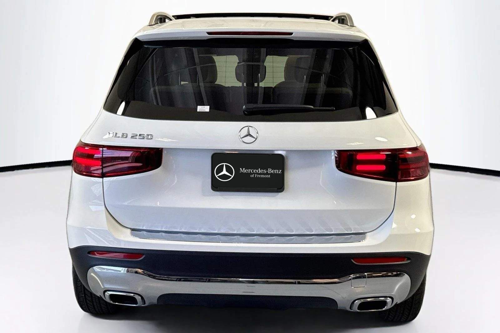 Used 2026 Polar White Mercedes-Benz GLB 250 image 6