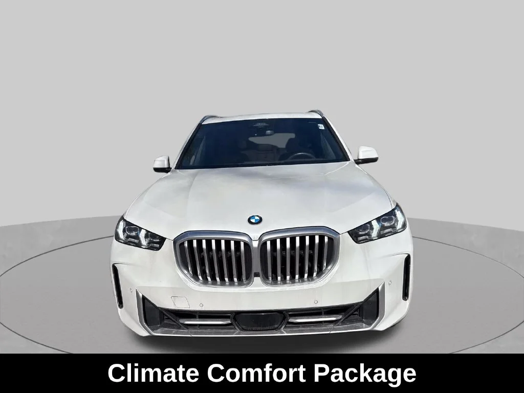 Used 2025 White BMW xDrive40i image 10